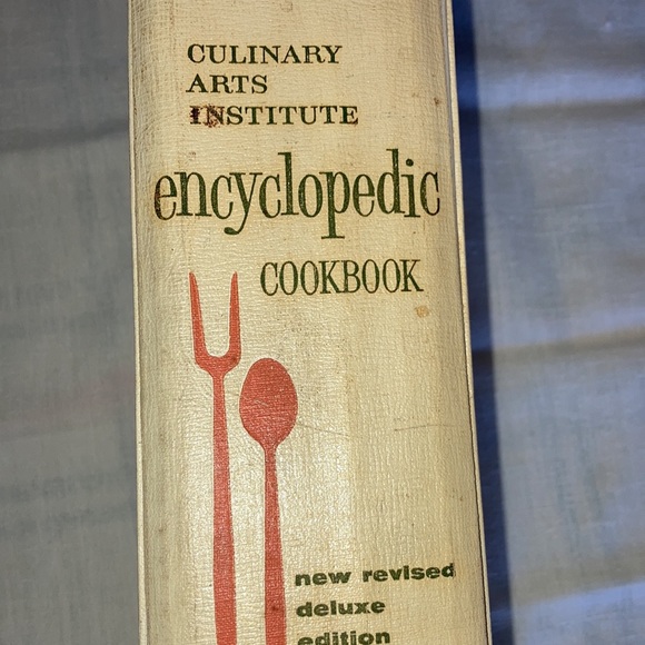 Vtg COOKBOOK by CULINARY ARTS INSTITUTE, revised 1965, 974 pgs. $17 - Picture 3 of 7